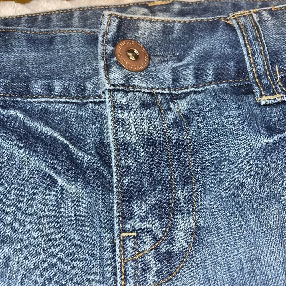 American Eagle Hi-Rise Mini Skirt Denim Distressed Size 6 Raw Hem Length 17”